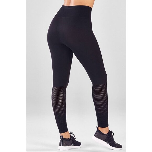 Fabletics Women’s High Waisted Seemless Black Leggings Mesh Pattern Gym Size XL - Picture 3 of 13